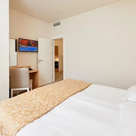 Laguna Park & Aqua Club Hotel 4*