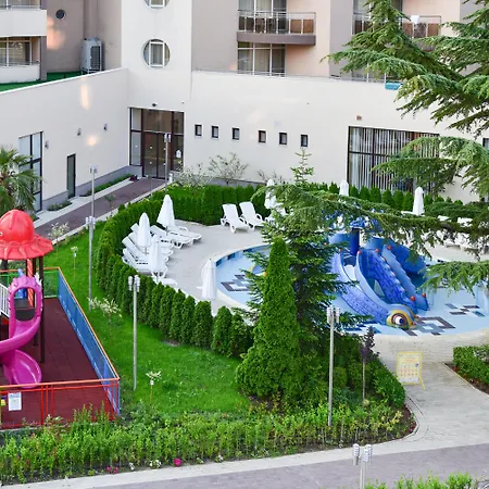 Laguna Park & Aqua Club ホテル 4*