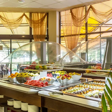 Laguna Park & Aqua Club ホテル 4*